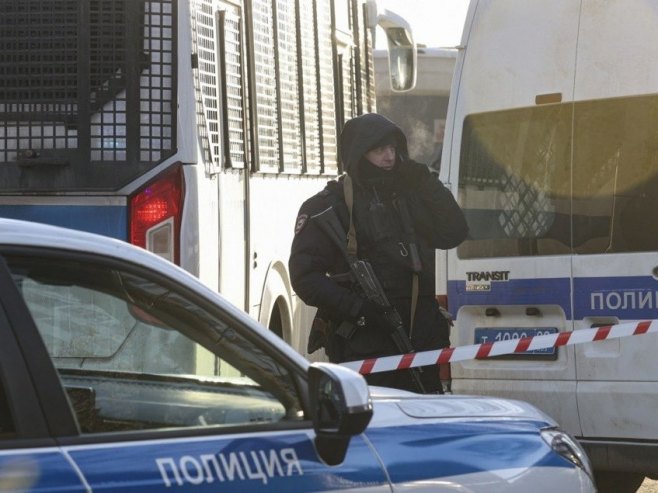 Руска полиција (Фото: ЕPA/MAXIM SHIPENKOV, илустрација) - 