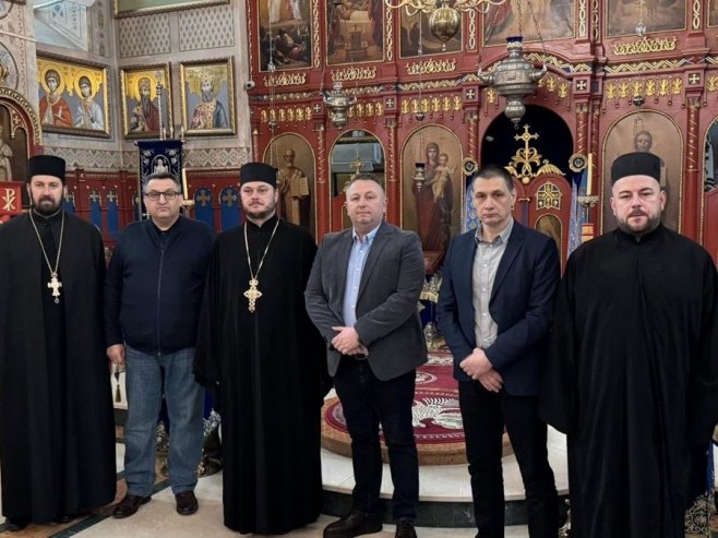 Јовић посјетио храм у Тузли - Фото: Уступљена фотографија