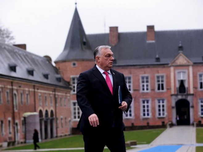 Виктор Орбан (фото: EPA/OLIVIER HOSLET) - 