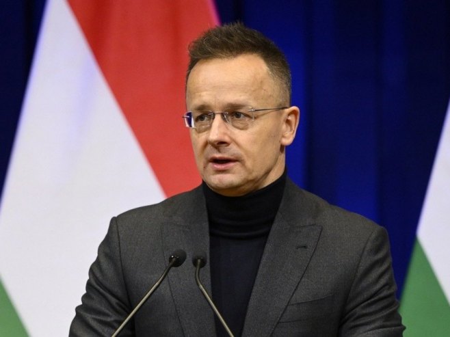 Петер Сијарто (Фото: EPA/BOGLARKA BODNAR HUNGARY OUT) - 