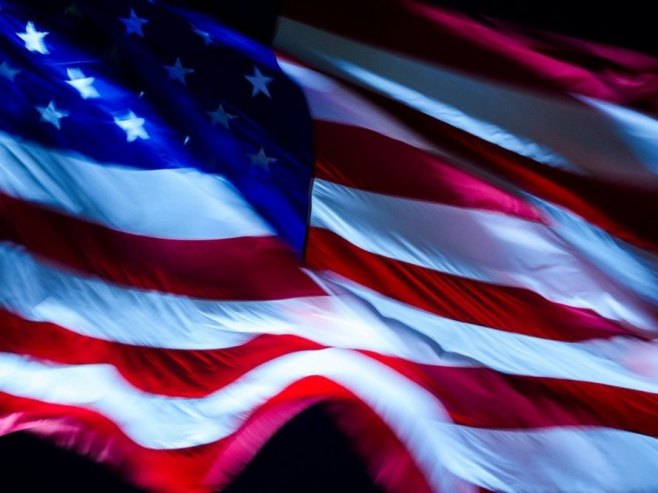 Застава САД (фото: EPA/AARON SCHWARTZ) - 
