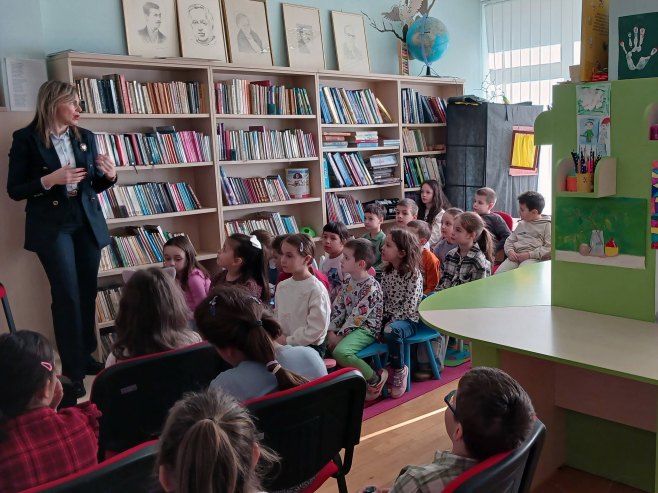 Источно Сарајево: У дјечијој библиотеци организован маратон у читању бајки