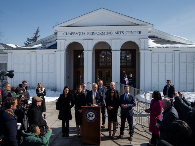 Хилари Клинтон свједочила иза затворених врата (Фото: EPA/OLGA FEDOROVA) Хилари Клинтон свједочила иза затворених врата (Фото: EPA/OLGA FEDOROVA) -