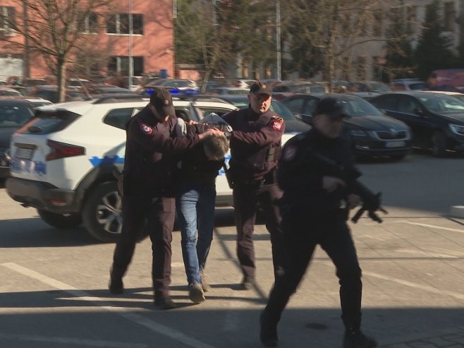 Лице предато у надлежност ОЈТ Бањалука - Фото: РТРС