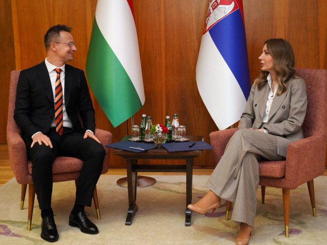 Тражи се компромис за НИС, нафтовод са Мађарском до краја 2027.