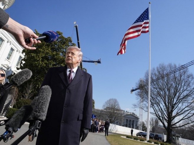 Доналд Трамп (фото: EPA/YURI GRIPAS / POOL) - 