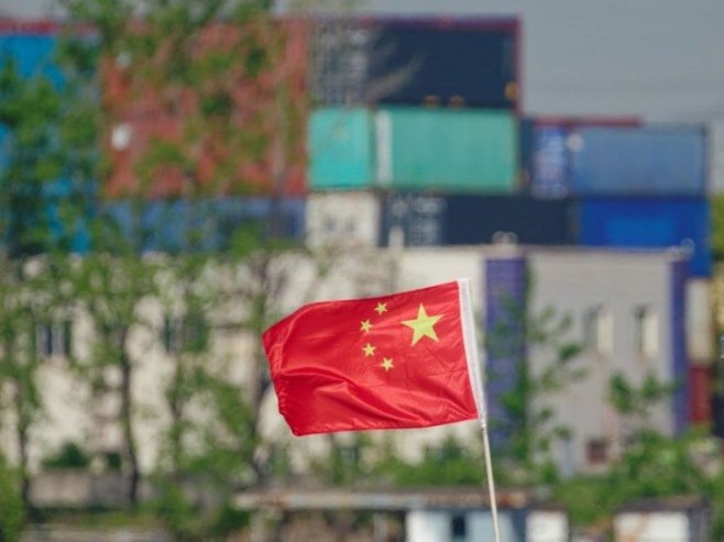 Кинеска застава (Фото: EPA/ALEX PLAVEVSKI, илустрација) - 