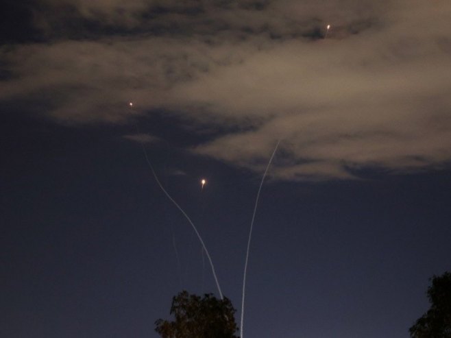 Ракетни напади (Фотo: EPA/ATEF SAFADI) Ракетни напади (Фотo: EPA/ATEF SAFADI) -