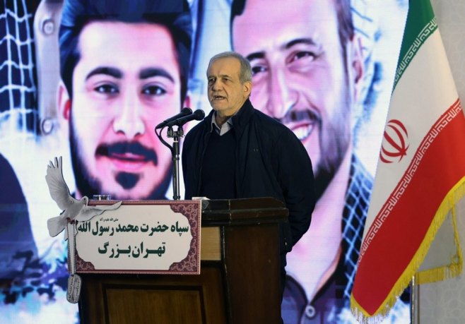 Масуд Пезешкијан (фото: архива - EPA/ABEDIN TAHERKENAREH) Масуд Пезешкијан (фото: архива - EPA/ABEDIN TAHERKENAREH) -