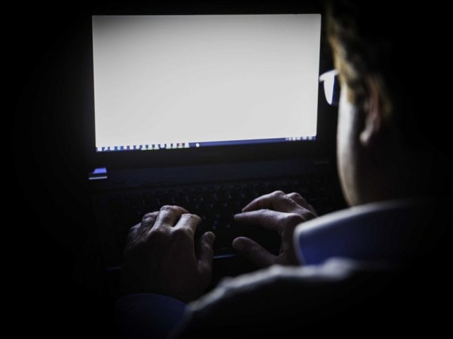 Интернет (Фото: EPA/JEROEN JUMELET/илустрација) - 