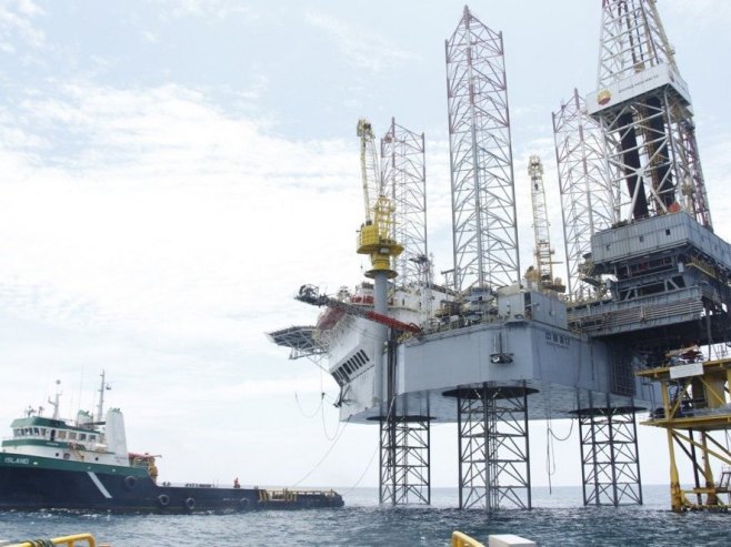 Нафтна платформа (Фото:  EPA/GERARDO MENOSCAL, илустрација) - 