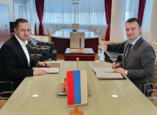 Потписан анекс уговора Потписан анекс уговора - Фото: Уступљена фотографија