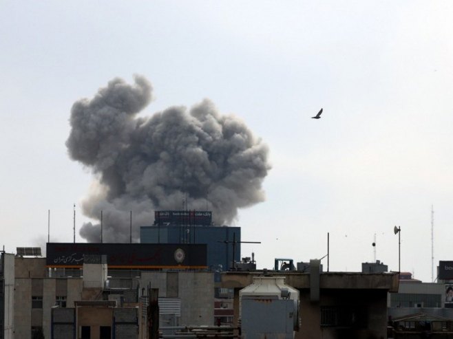 Техеран, Иран (фото: EPA/ABEDIN TAHERKENAREH) Техеран, Иран (фото: EPA/ABEDIN TAHERKENAREH) -