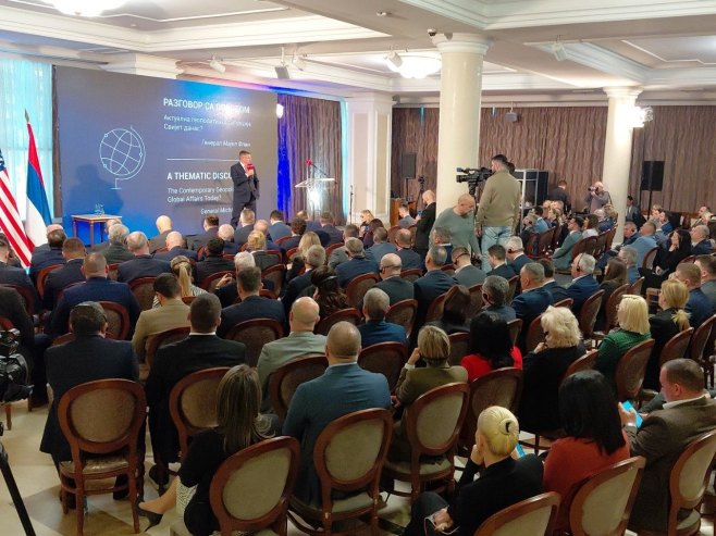 Амерички генерал Мајкл Флин у Бањалуци: Исламизација повод за глобалну битку (ВИДЕО)