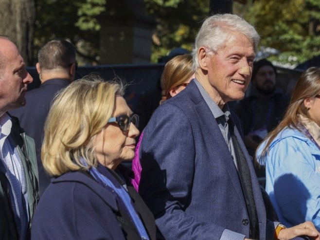 Хилари и Бил Клинтон (фото: архива - EPA/SARAH YENESEL) Хилари и Бил Клинтон (фото: архива - EPA/SARAH YENESEL) -