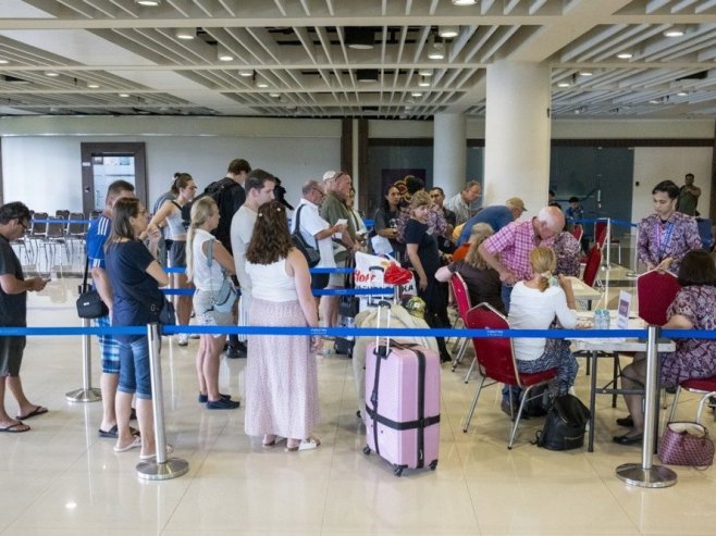 Аеродром у Дубаију (Фото: EPA/MADE NAGI) - 