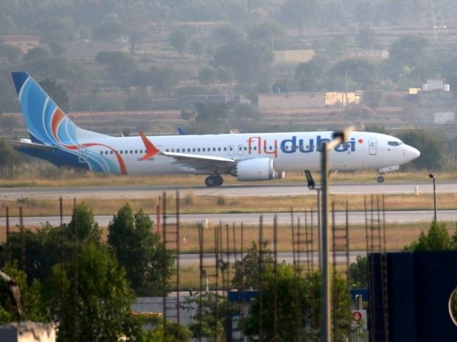 Авион (фото: EPA/SOHAIL SHAHZAD - илустрација) - 