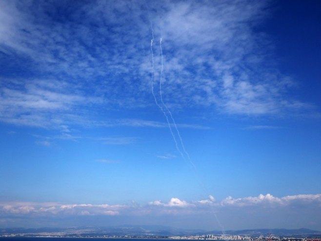 Ракете (фото: EPA/ATEF SAFADI - илустрација) - 