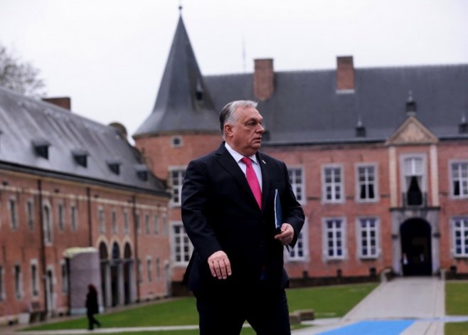 Виктор Орбан (фото: архива - EPA/OLIVIER HOSLET) - 