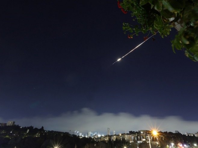 Ракетни напад (Фото: EPA/ABIR SULTAN) - 