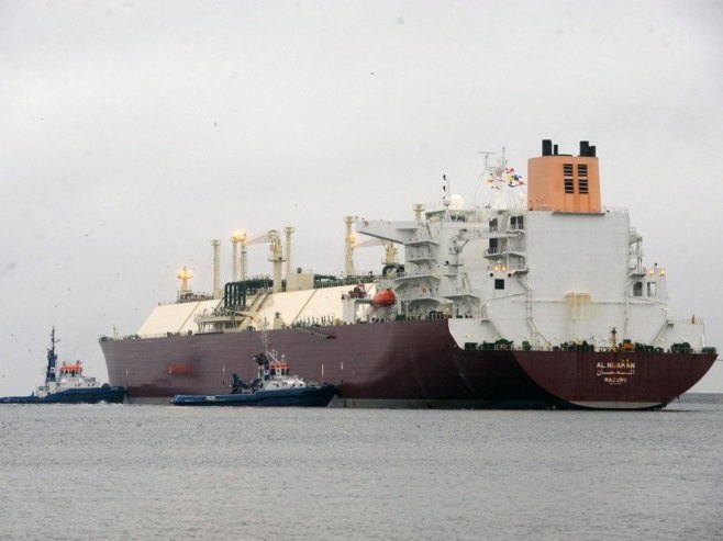 Катарски танкер за превоз гаса (фото: EPA/TOMEK MURANSKI) - 