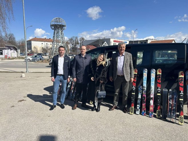 ОЦ Јахорина донирао 30 пари скија општини Невесиње