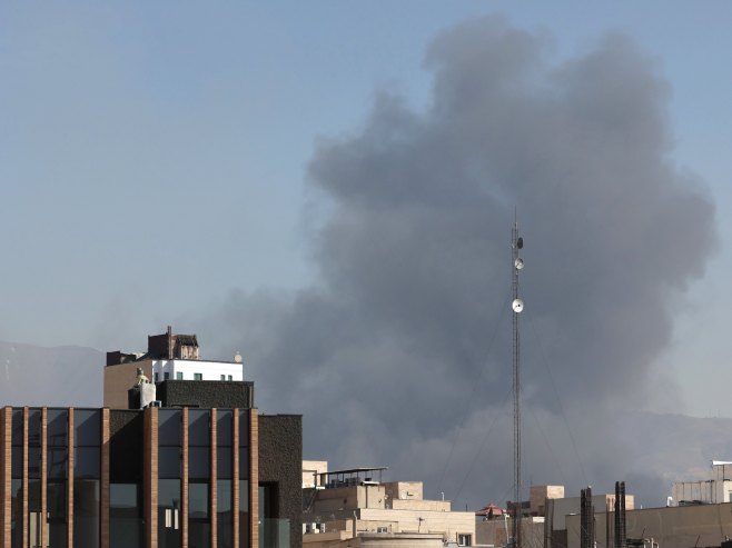 Иран (Фото:  EPA/ABEDIN TAHERKENAREH) - 