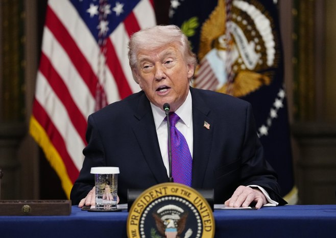 Трамп: Подржао бих офанзиву курдске опозиције у Ирану