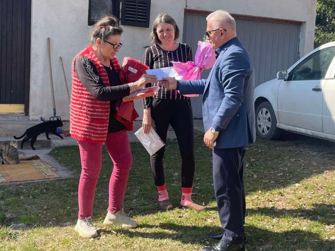 Одбор за помоћ на КиМ - у Сумболовцу код Пала - Фото: РТРС