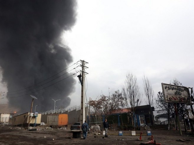 Техеран (фото: EPA/ABEDIN TAHERKENAREH) - 