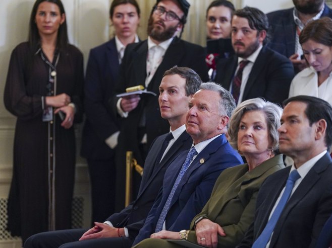 Стивен Виткоф и Џаред Кушнер (Фото:  EPA/WILL OLIVER / POOL) - 