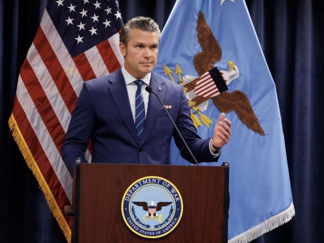 Пит Хегсет (фото: EPA/CRISTOBAL HERRERA-ULASHKEVICH) - 