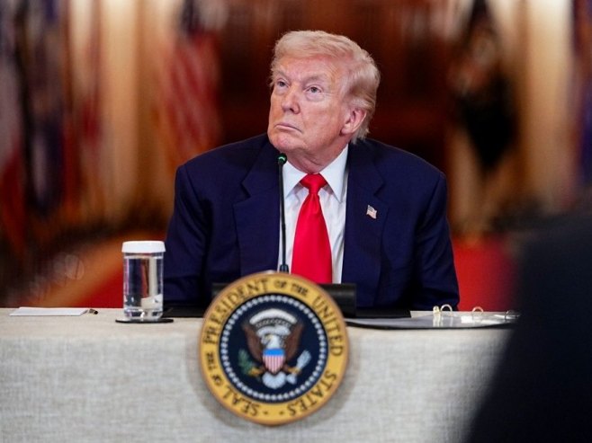 Доналд Трамп (Фото:  EPA/AARON SCHWARTZ, илустрација) - 