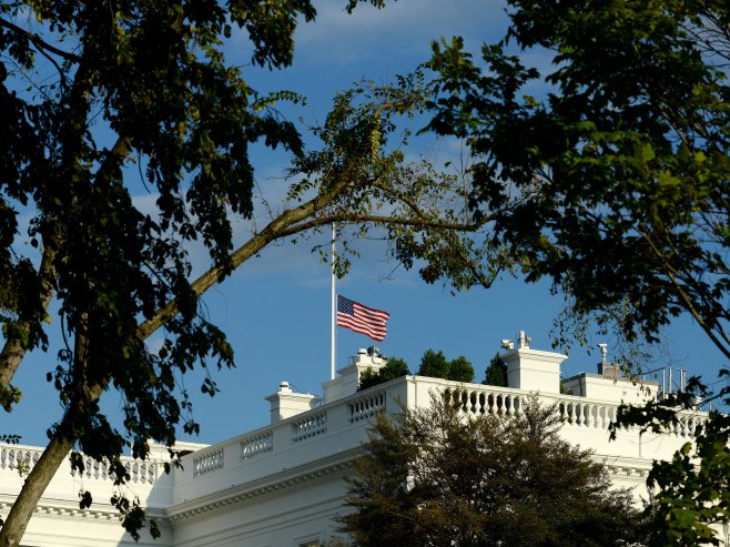 Бијела кућа (Фото: EPA/Olivier Douliery / POOL) - 