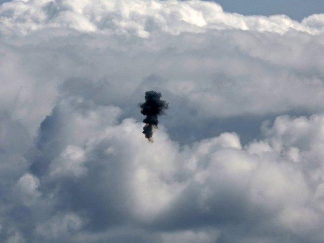 Обарање дрона (Фото: EPA/ATEF SAFADI, илустрација) - 