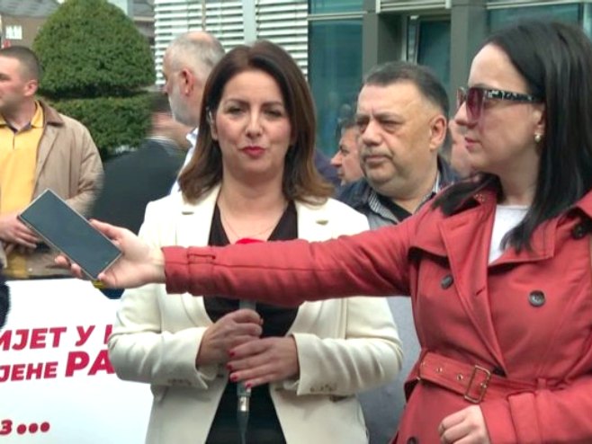 Бахатост на дјелу: Како је портпаролка ПСС-а, покушала да спријечи нашу новинарку у обављању задатка?