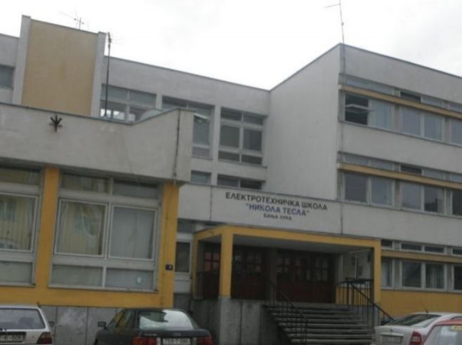 Електро-техничка школа Бањалука (Фото: Фејсбук - Електро Техничка Школа "Никола Тесла" Бања Лука) - 