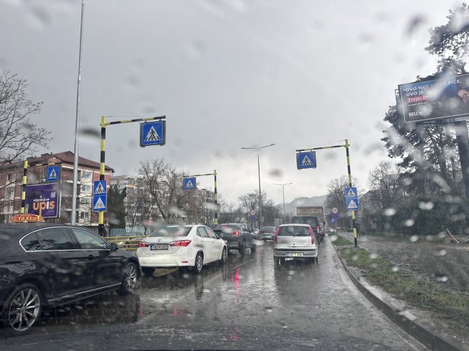 Упозорење на непогоде - олујни вјетар, киша и нагли пад температуре