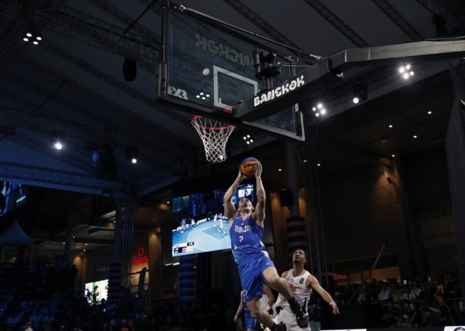 Баскеташи Србије савладали Шпанију за полуфинале ФИБА Купа шампиона