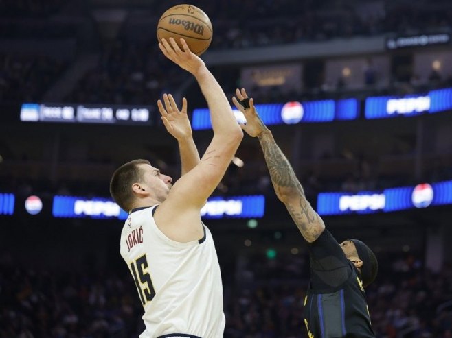 Трипл-дабл Јокића у поразу Денвера од Лејкерса