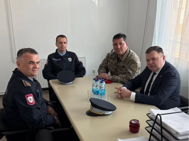 Жељко Будимир посјетио Полицијску станицу Шековићи (фото: instagram.com/mup.srpske) - 