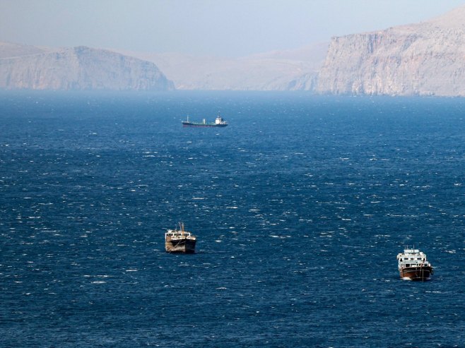 Ормуски мореуз (фото: EPA/ALI HAIDER) - 