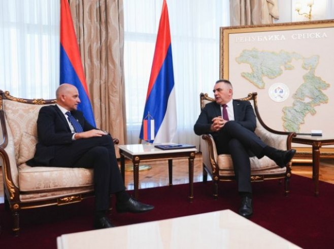 Кристијан Поша и Саво Минић (фото: Влада Републике Српске) - 