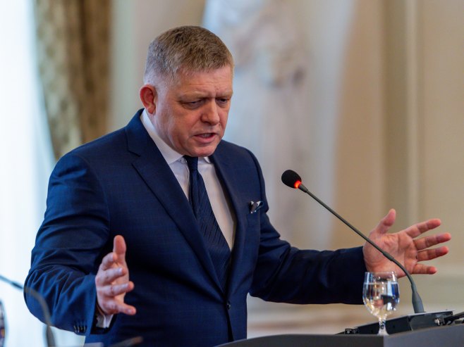 Роберт Фицо (Фото: EPA/DOMINIKA KORTVELYESIOVA) - 