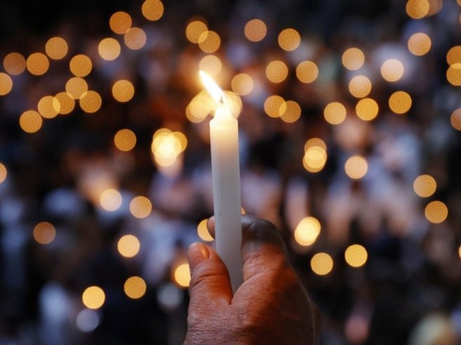 Свијећа (Фото: EPA/Mauricio Duenas Castaneda, илустрација) - 