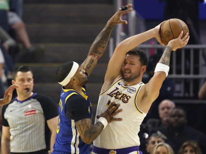 Лука Дончић (фото: EPA/JOHN G. MABANGLO SHUTTERSTOCK OUT) - 