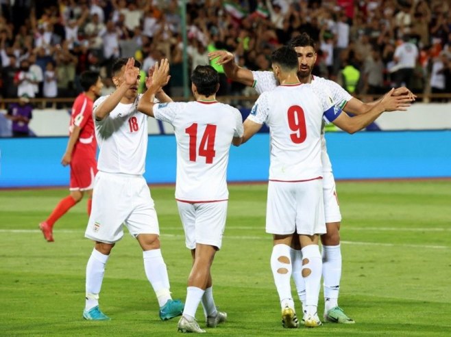 Репрезентација Ирана (фото: EPA/ABEDIN TAHERKENAREH) - 