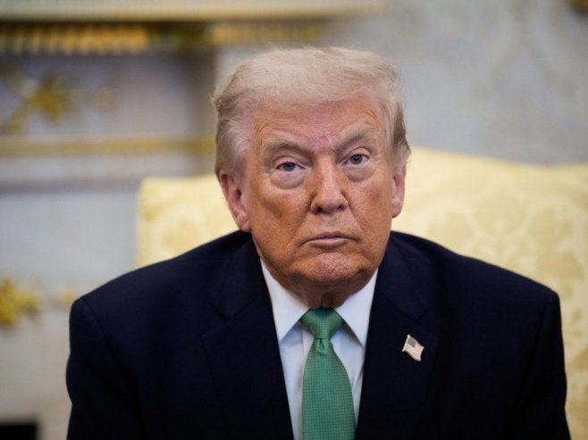 Трамп: Макрон ће ускоро отићи са функције