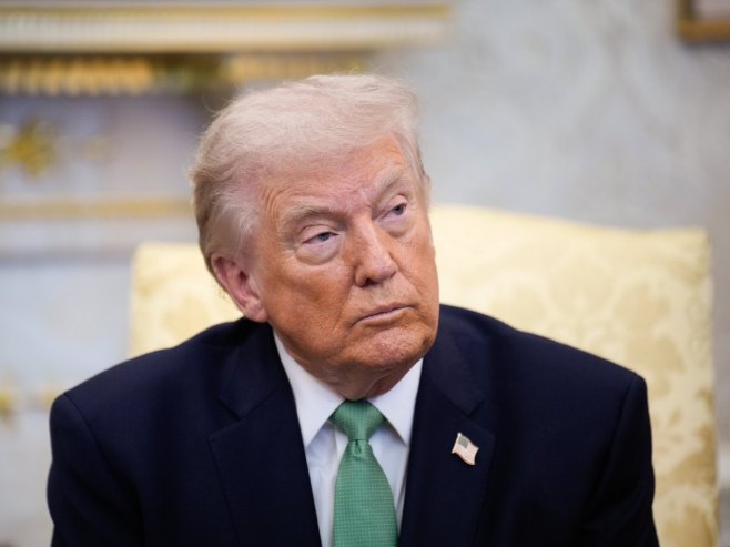 Доналд Трамп (фото: EPA/YURI GRIPAS) - 