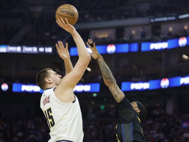 Никола Јокић (фото: архива - EPA/JOHN G. MABANGLO SHUTTERSTOCK OUT) - 